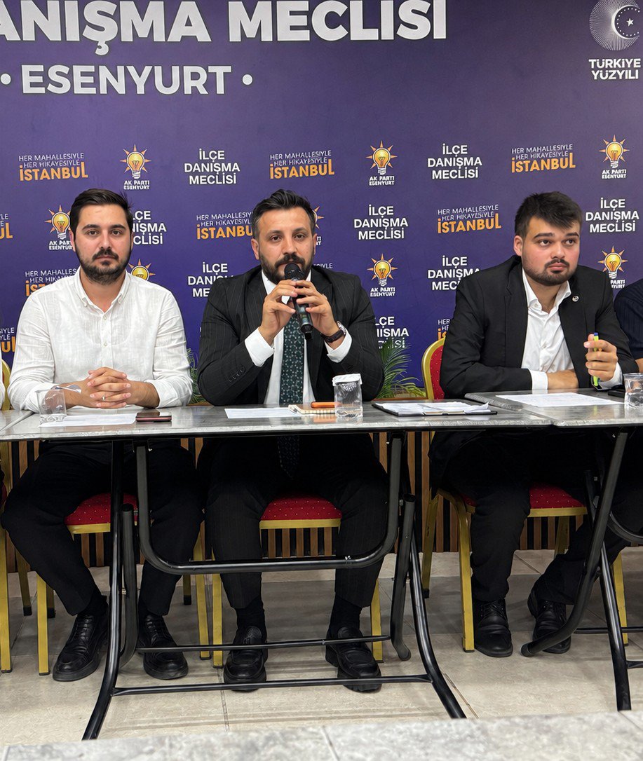 akgencesenyurtt's tweet photo. AK Parti Esenyurt Gençlik Kolları olarak, teşkilat çalışmalarımızı değerlendirmek ve önümüzdeki dönem hedeflerimizi istişare etmek amacıyla Gençlik Kolları İlçe Başkanımız Sn. @msaygultr başkanlığında , sorumlu İl Yönetim Kurulu Üyelerimiz Sn. @frknckr37 ve Sn. @ahmethcinar katılımlarıyla Genişletilmiş Değerlendirme ve İstişare Toplantımızı gerçekleştirdik.

Toplantımızda mahalle çalışmalarımızı, gençlerimize yönelik projelerimizi ve teşkilat faaliyetlerimizi kapsamlı şekilde ele alarak fikir alışverişinde bulunduk.

 Birlik ve beraberlik içerisinde, Esenyurt'umuz ve gençliğimiz için daha güçlü adımlar atmaya devam edeceğiz.

#SevdamızEsenyurt