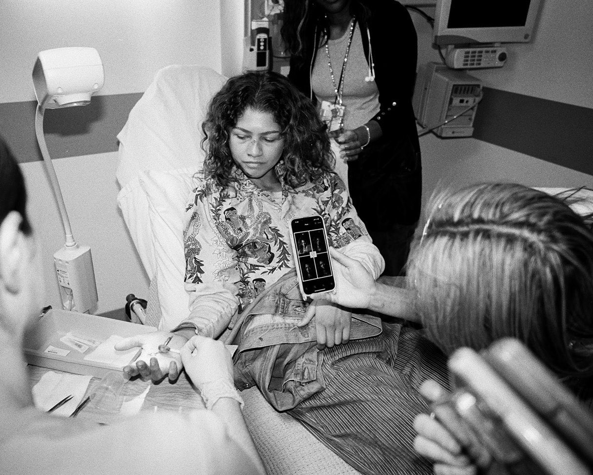 zendayacomz's tweet photo. 9/14/2001 - 10/13/2024, rest in peace ruby bennett 💔 #euphoria https://t.co/NhLPU1OuxM