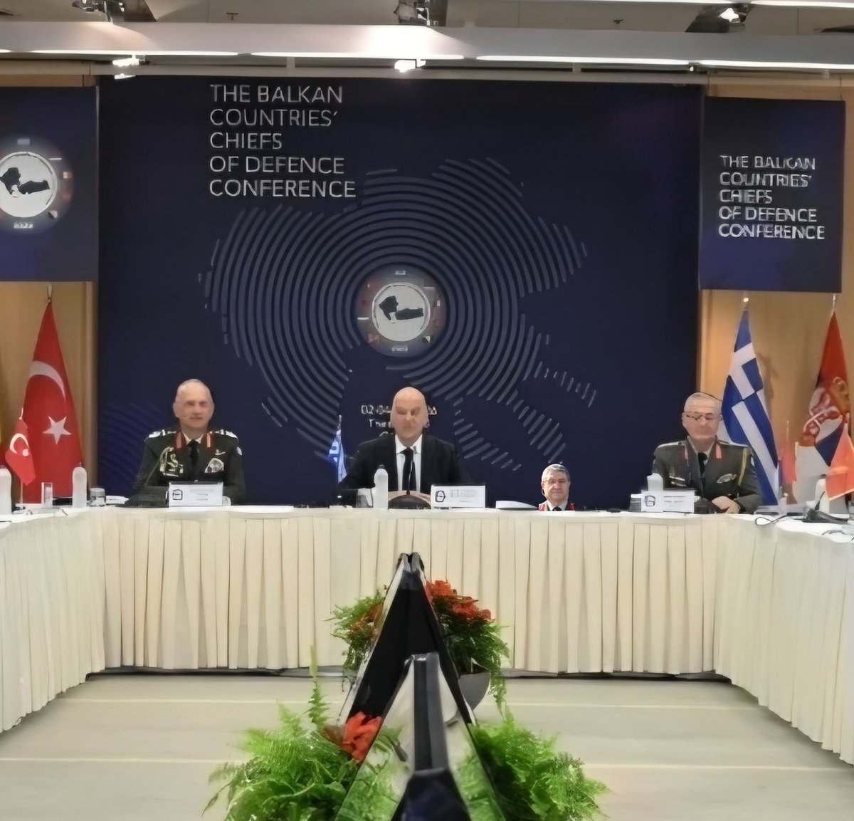 Axilleus3's tweet photo. @turkic_facts @NikosDendias Dear Turkic_farts  you need to drink more milk. Stop wasting so much money for the fail project  KAANT and spend more money to feed your people. Ever your leaders are midgets! https://t.co/Kck5XI8Nrr