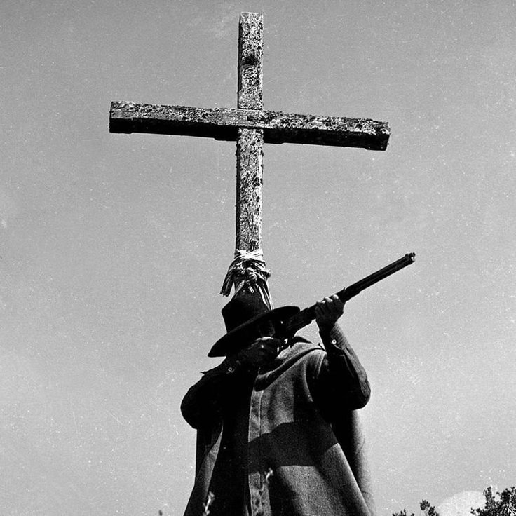 Alex_Karamazov8's tweet photo. Ame a Cultura real brasileira, despreze o simulacro que putas e viados fazem da nossa cultura. https://t.co/cxvZ19mKY4
