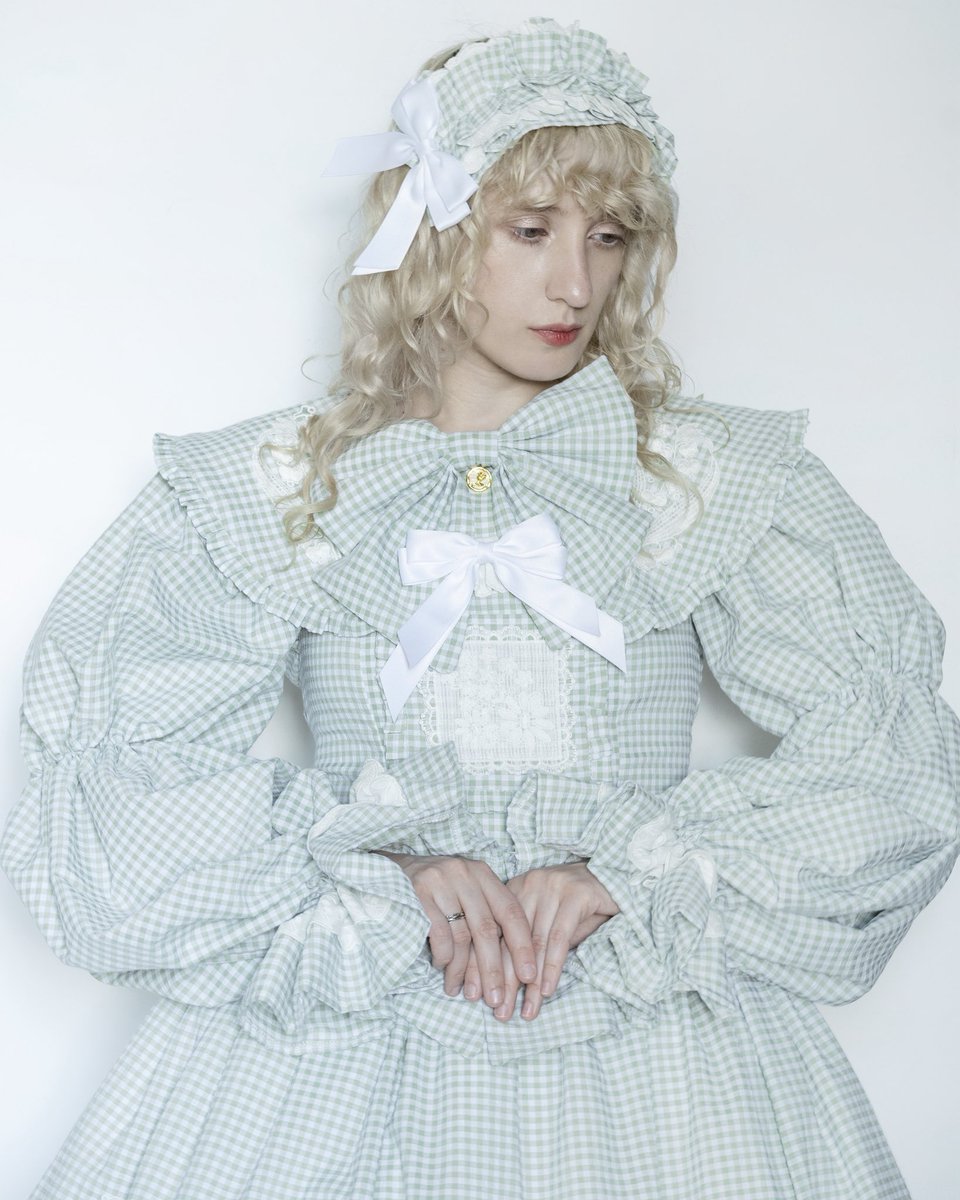 pyshkin_pyshkin's tweet photo. The “Lily of the Valley” blog post is now live! 🤍
Featuring a pinafore dress, blouse and headdress in cotton seersucker with gingham pattern and lily of the valley lace details.
Available in 5 colours: black, sax, pink, lavender and sage green.
Pre-order starts June 5 💚 https://t.co/HgPD4MXcvm
