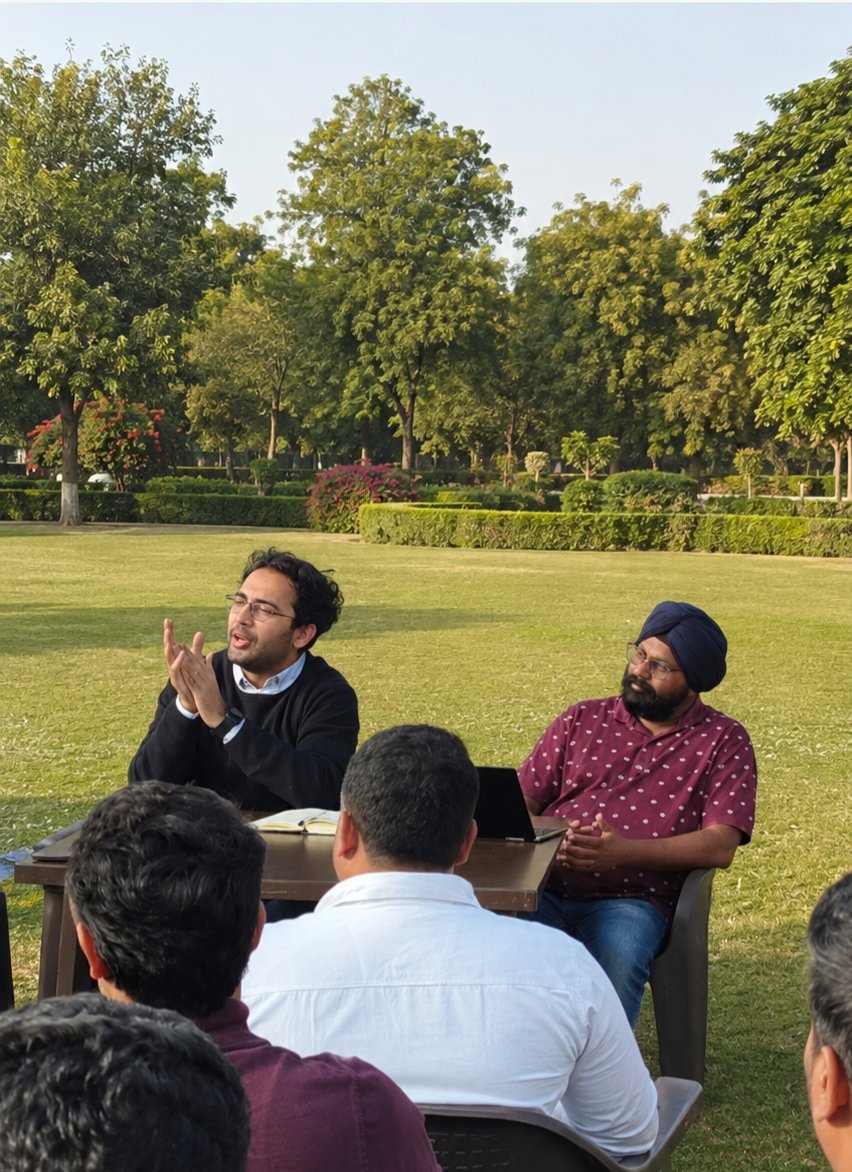 Aapkasandy's tweet photo. Congratulations @AshutoshRanka on being appointed as the official spokesperson of the Cockroach Janta Party 🪳
Wishing you success in defending the indefensible, surviving every political storm &amp; ensuring the party remains impossible to eliminate Best wishes for your new role! https://t.co/Vt1qjaOeCM