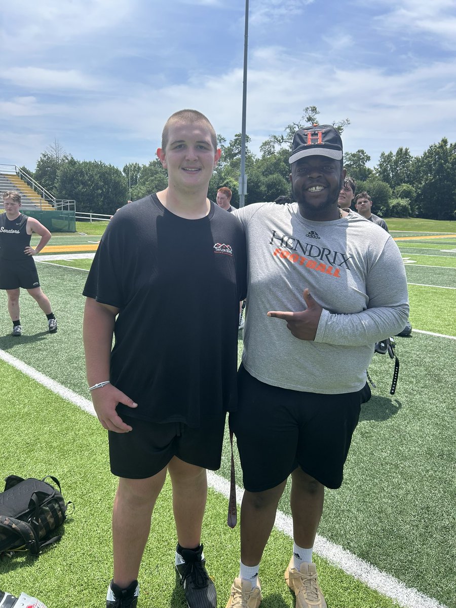 Hayes55Evan's tweet photo. Had a great camp today at Arkansas Tech! Thank you to @CoachFantuzzi and @CoachKT_ for all there great coaching. Can’t wait to keep building connections.
@recruit_unionfb 
@ATUFootball 
@HendrixFootball https://t.co/Jq7ipI41dG
