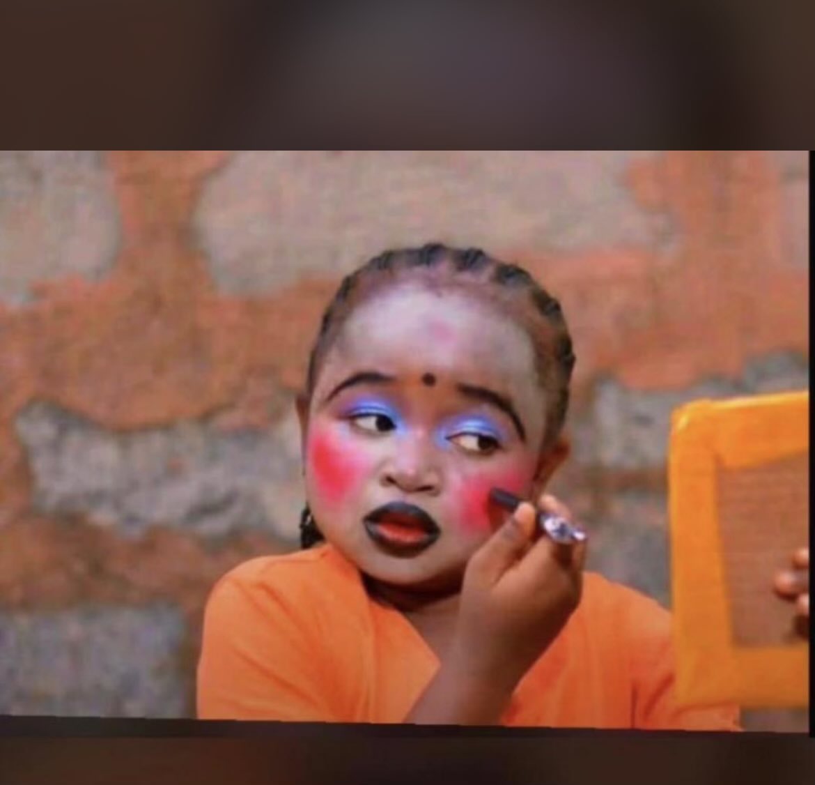 Moyosoluwa126's tweet photo. Na once I start doing Fulani/aboki 
Make up anytime m going out 

My death no Dey aboki hand seh😂😭 https://t.co/IIXs35JW1b