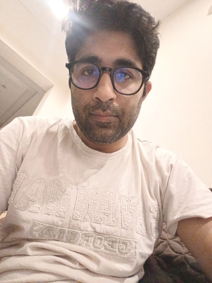 FahadFT's tweet photo. ہر پل دھیان میں بسنے  والے  لوگ  فسانے ہو جاتے ہیں
آنکھیں بوڑھی  ہو  جاتی  ہیں  خواب  پرانے ہوجاتے ہیں

ساری  بات  تعلق  والی  جذبوں  کی  سچائی  تک  ہے
میل دلوں  میں  آ جائے  تو  گھر  ویرانے  ہو  جاتے  ہیں

امجد اسلام امجد https://t.co/QnkHX2bFW9