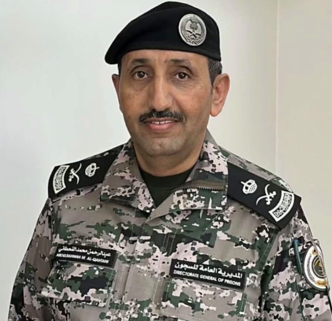 _Ranah_'s tweet photo. بكل فخر واعتزاز أبارك لعمي عبدالرحمن بن محمد آل كليب القحطاني مدير سجون منطقة مكة المكرمة بمناسبة صدور الأمر الكريم بترقيته إلى رتبة لواء
 
الله يبارك له في هذه الترقية ويوفقه ويسدد خطاه ويجعلها عونًا له على مواصلة مسيرة العطاء والإنجاز 

الف الف مبروك يا أبو فارس ومنها إلى أعلى المراتب والمناصب بإذن الله 🤍🙏🏻