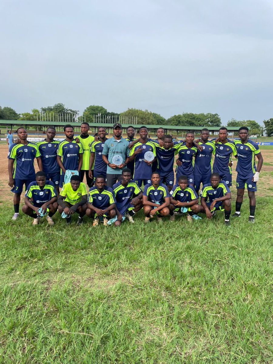RealEaglesFC's tweet photo. Ended the season with 2-1 defeat while been 4th position on the table ✌️
The lads gave it all, energy, passion, determination and focus👏
Congratulations to all the boys and the management 🎉 
#punterclash #moniepoint #realeaglesfc https://t.co/StOEH1AodQ