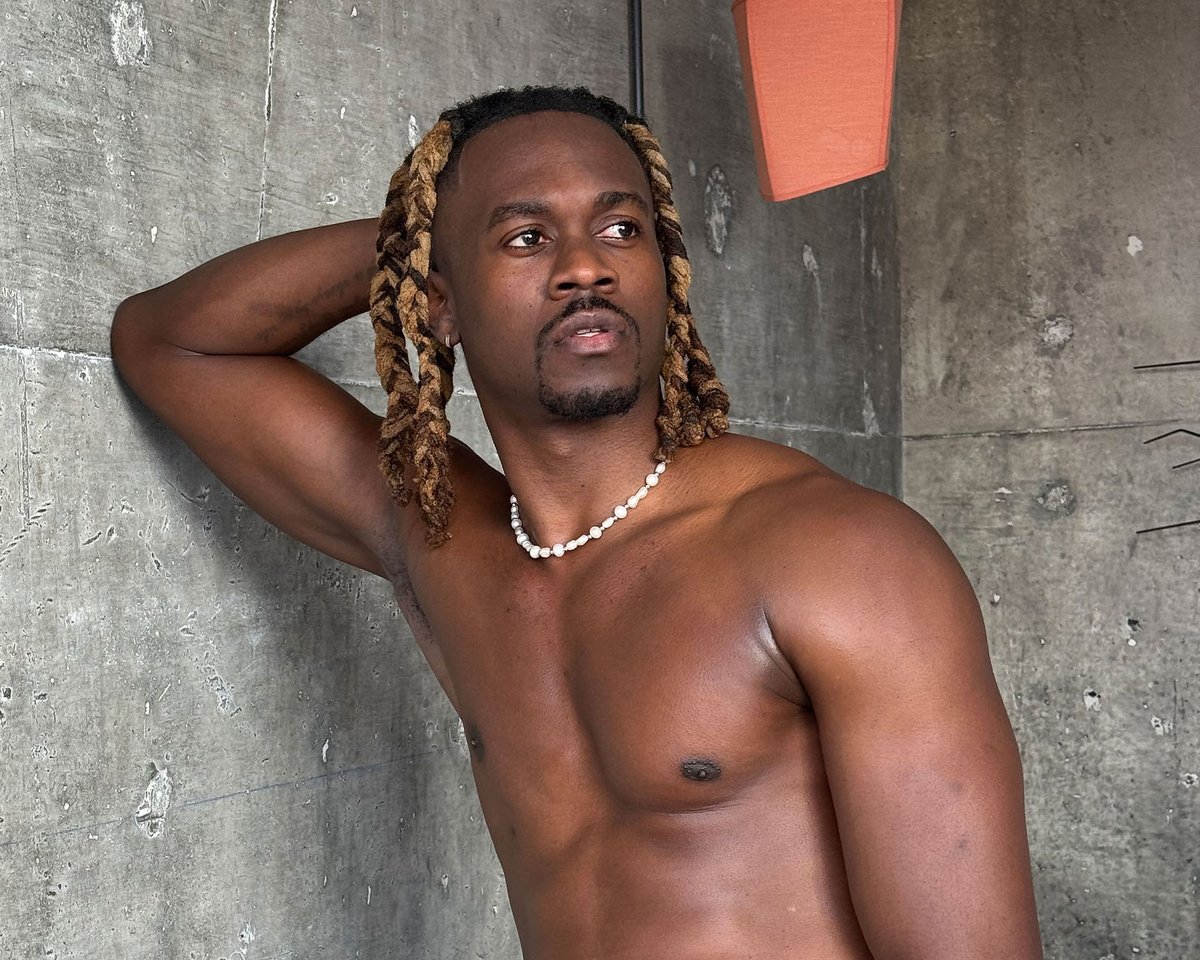 emmreport's tweet photo. Freaky T Scores Double 2026 Urban X Awards Nominations
https://t.co/hzzbwhUvl3
@OHMIGODITSYOU,@insidefip,@starfactorypr,@freakytglobal https://t.co/MfeVbBhQGH
