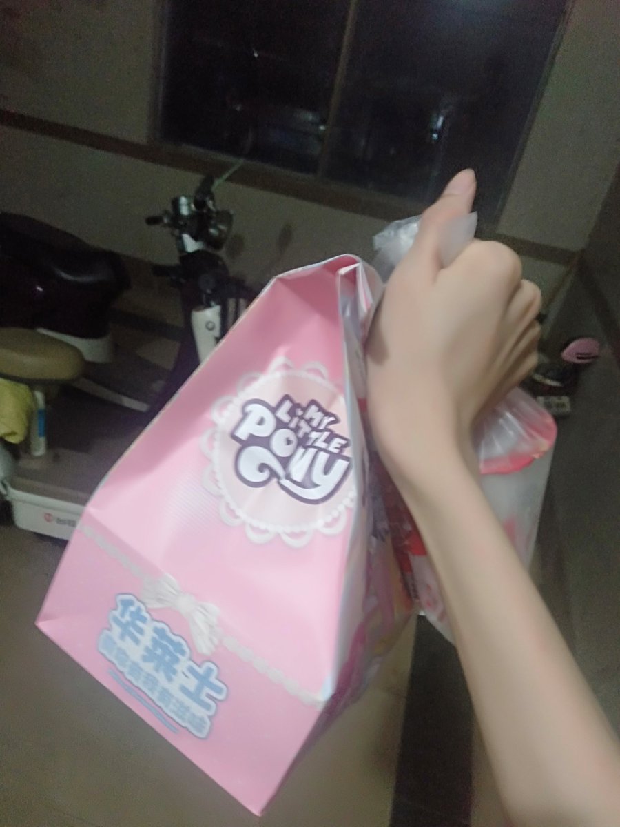 cakeBuFu's tweet photo. 哦，我的天呐，这是我的童年，我太开心了！ https://t.co/bZJnr3MEaJ