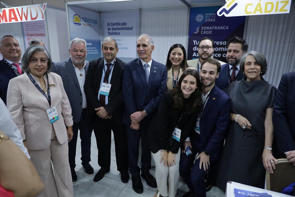 SDEHonduras's tweet photo. 🌎 Honduras es sede del III Foro Iberoamericano de Turismo 2026 en San Pedro Sula

En San Pedro Sula se desarrolla el III Foro Iberoamericano de Turismo 2026, con la participación de más de 500 asistentes nacionales e internacionales, posicionando a Honduras como un referente regional del diálogo y la proyección del sector turístico.

En la inauguración participaron la Directora Regional de la Secretaría de Desarrollo Económico, Claudia Amaya, y el Secretario Técnico de Competitividad y Promoción Internacional, Nelson Zavala, en representación del Ministro Eddy Ordoñez y del Viceministro Fernando Fortín, reafirmando el compromiso institucional con el fortalecimiento del sector y la atracción de inversión.

Bajo el lema “Tecnología y desarrollo: inteligencia que potencia territorios”, el foro aborda temas como inteligencia artificial, sostenibilidad, innovación y gobernanza basada en datos, generando además insumos para la Cumbre Iberoamericana de Jefes de Estado y de Gobierno.