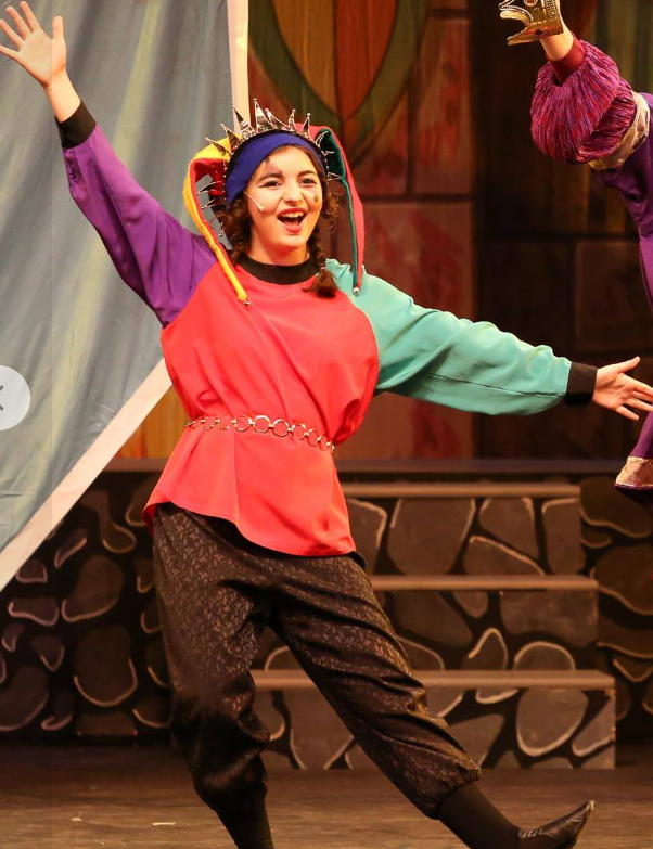 gxlddustwxmann's tweet photo. if i get FF on MKW today, i'll post a video of me singing silver springs by fleetwood mac 👀

(photo of me performing as a clown in high school for funsies <3) 

https://t.co/TkQXcygYZp https://t.co/eBlpAEsq65