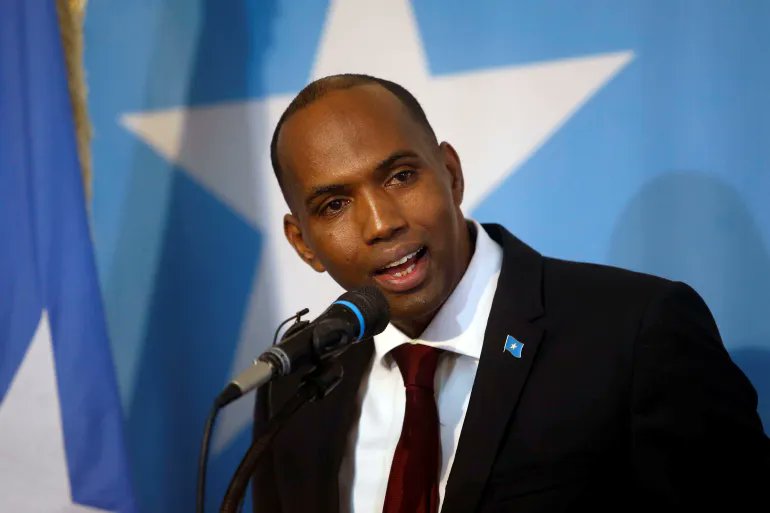 AJEnglish's tweet photo. Heavy gunfire has broken out in central Mogadishu as Somalia’s former PM Hassan Ali Khaire says he has been attacked by gov't forces before planned anti-gov't protests https://t.co/SwpLlUwLkU https://t.co/TDVXT9XCjl