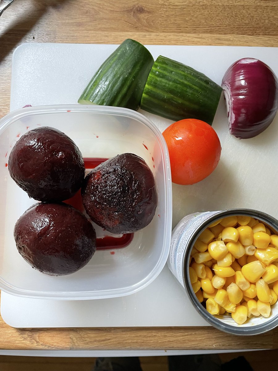 lowrimary's tweet photo. Salad beetroot 🫜 https://t.co/Jw3kfllB2N