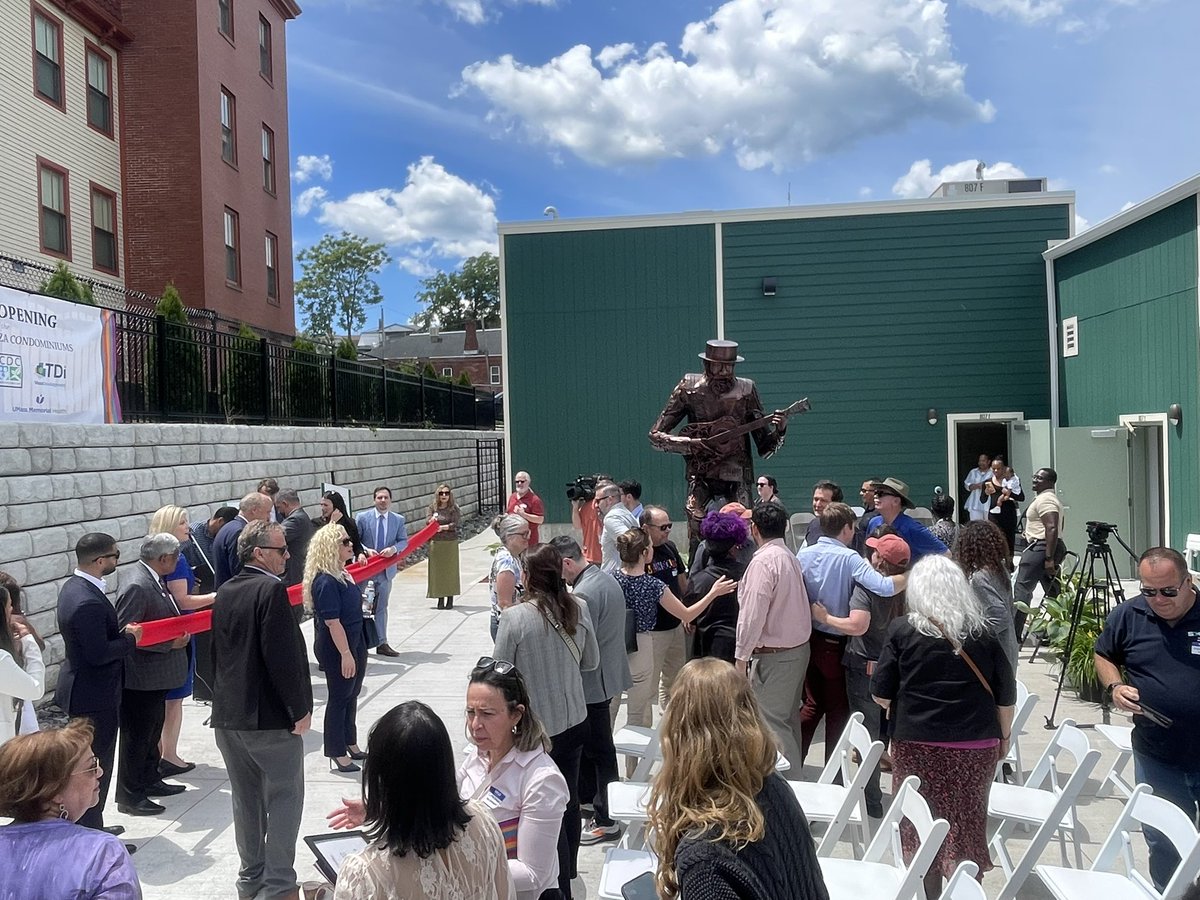 DavidLeBoeuf's tweet photo. Congrats to the @MainSouthCDC on the ribbon cutting of the first lease-to-own commercial condominium development in Massachusetts. Proud that my office was able to support this effort to stabilize the neighborhood and create opportunities for generational wealth #MAPoli #MALeg https://t.co/xJt9YUUamz