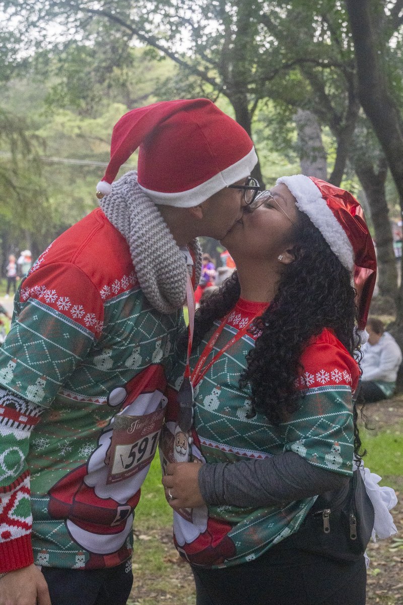 EnDondeCorrer's tweet photo. 🎄🏃‍♀️ ¡Jingle Bells 2026 ya viene! 🏃‍♂️🎅

La carrera navideña más alegre de CDMX regresa al Bosque de Chapultepec.
Corre, trota o camina 5K rodeado de árboles, historia y el mejor ambiente navideño. Perfecto para ir en familia o con amigos.

Medalla hermosa + playera + bolsa kit + fotos en meta & ruta un evento navideño garantizado 🎁

Todala info e Inscripciones:

https://t.co/6V4DeA4CyE

¿Ya armaste tu equipo? 👀

Guarda este post y etiqueta a quien quieras llevar 💚