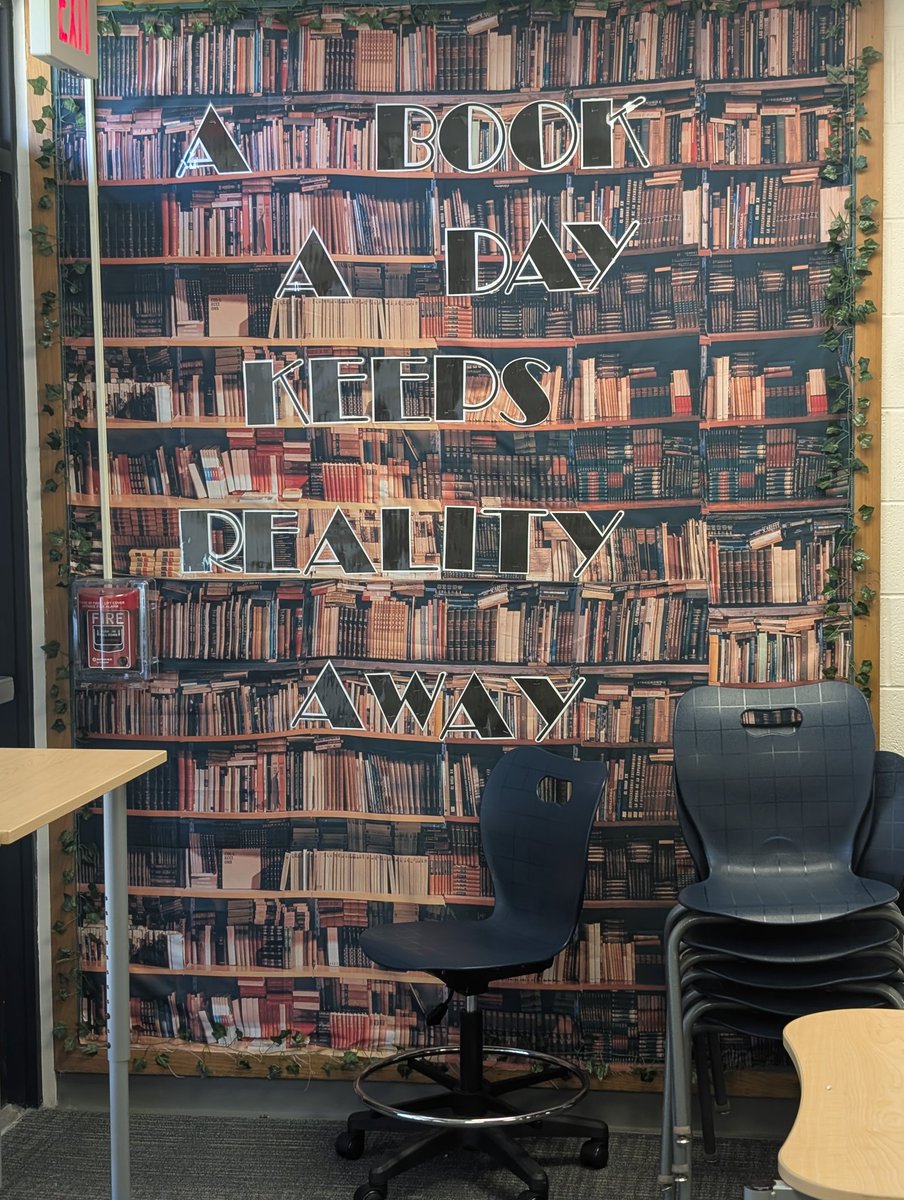 JessicaKFoster's tweet photo. Updating the classroom boards today! (2 of 2) https://t.co/wu0XHGRtSU
