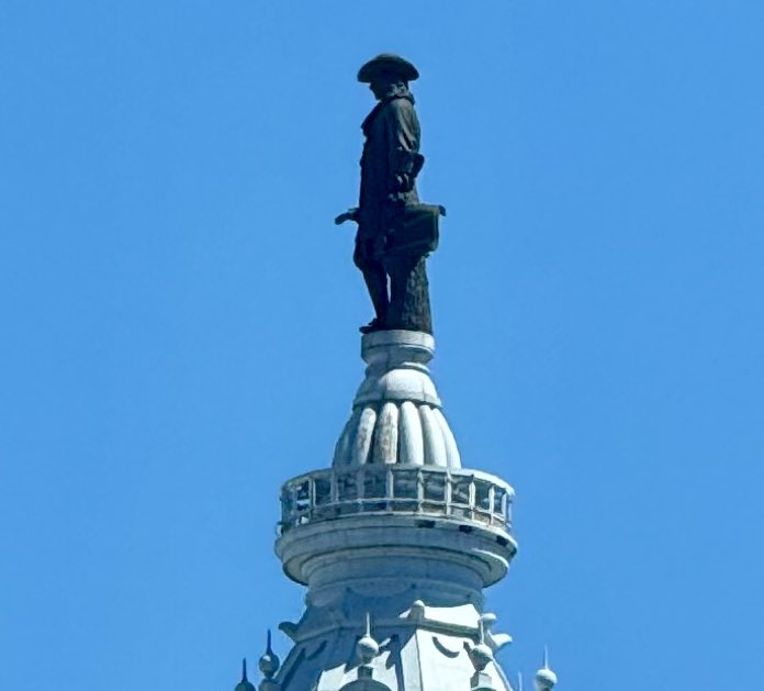 johnkensil's tweet photo. Center City Philly-
1- I saw someone WITHOUT a tattoo ( must be a stupid tourist) 

2- it looks like William Penn is exposing himself https://t.co/Fyk3jDdAuW