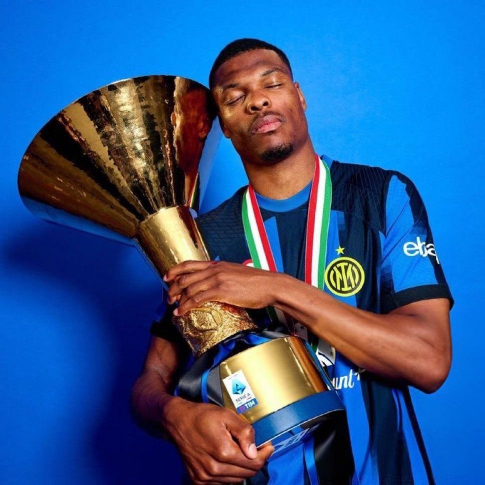 streets_fav1's tweet photo. 🚨 𝗝𝗨𝗦𝗧 𝗜𝗡: Denzel Dumfries completed medical his Real Madrid medical tests tests in the Netherlands today.

Inter will receive €20m for the transfer.

— @FabrizioRomano https://t.co/eulc5Uy6r7