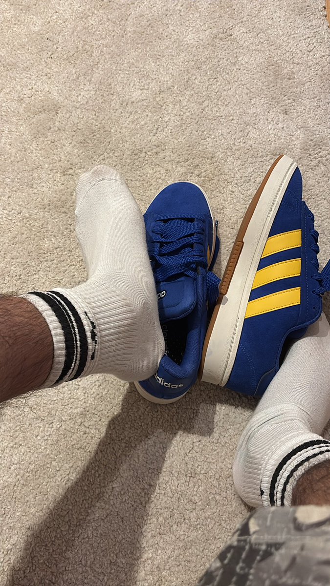 cashmasterTomA's tweet photo. #findomgod #findomcontrol #feetworshi̇p https://t.co/g9KABAbkoq