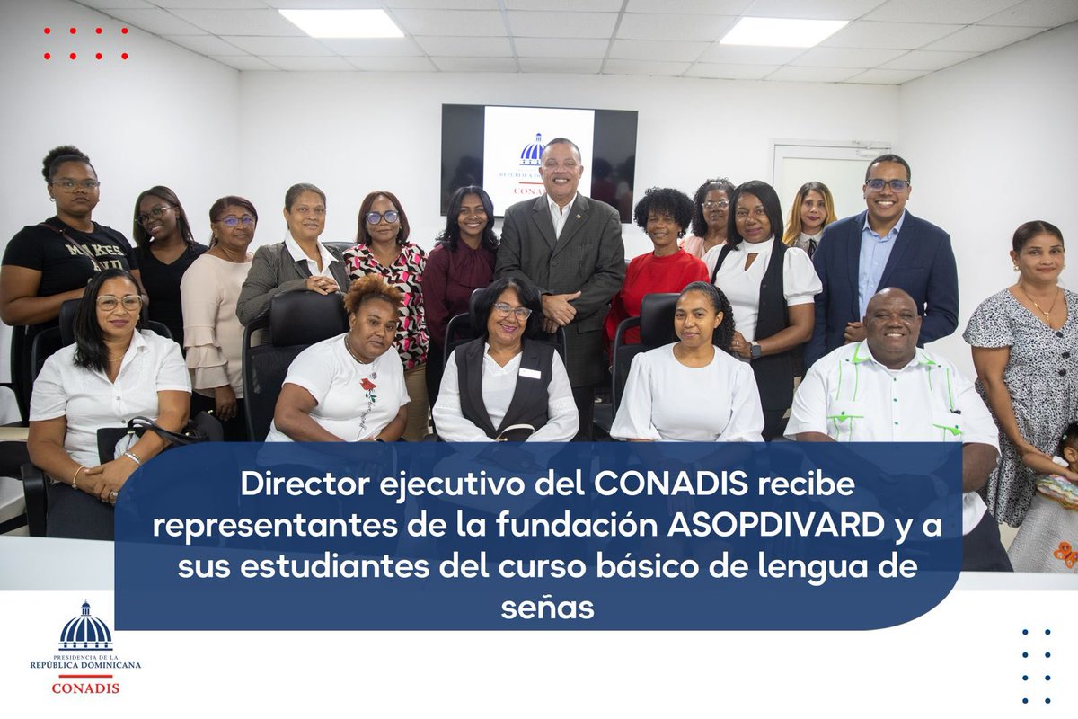 ConadisRD's tweet photo. Nuestro director ejecutivo, Alexis Alcántara, recibió en las instalaciones del CONADIS a representantes de la Fundación ASOPDIVARD, junto a más de 30 estudiantes que participan en el curso básico de lengua de señas, en un encuentro orientado a promover la inclusión, https://t.co/P64UzgWH4H