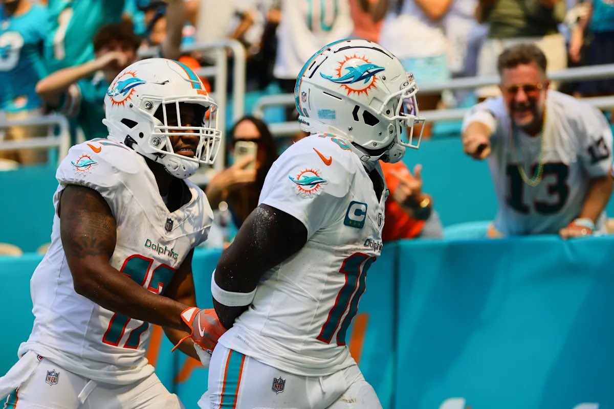 avy3n's tweet photo. James Pearce Jr.’s celly after his first sack https://t.co/dTTngx9lYM