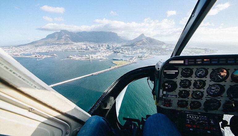 CTS_RSA's tweet photo. 🚁 جولة جوية في سماء كيب تاون 🤩

لا يمكن للكاميرا أن تجسد جمال تفاصيل تضاريس
هذه المدينة الحية النابضة 😍

راح يدهشك بديع خلق الله في تراطم أمواج المحيطات بالشواطئ ، و تلك الانحناءات المتناسقة لخليج فولس بي، و توثيق جمال لحظة مشاهدة المحيطين الهندي والأطلسي و رؤية كيف جبل الطاولة مسطح و دقة شكل جبل رأس الأسد و الكثير .. 🚁🌊⛰️

تتوفر لدينا عدة جولات جوية حسب المعالم التي تود تغطيتها ورؤيتها عيانًا، وغالبًا نوجه سياحنا يختارون جولة المحيطين لأنها الأشمل والأجمل 😍

🔸 الأسعار قابلة للتحديث من مزود الخدمة بدون إشعار .

▫️ حجوزات الجولة الجوية بالهليكوبتر متاحة فقط لعملاء CTS 💚

تواصل معنا لترتيب جدول سياحي من باقات سكنية أو مواصلات بسائق و تنظيم جدول سياحي للمعالم والمغامرات 📩 للحجز والاستفسار عبر الواتساب ❇️ :
https://t.co/AGlUQq9ExQ