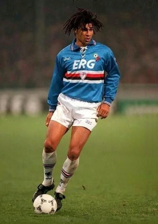 footballmemorys's tweet photo. Ruud Gullit, Sampdoria 

#Sampdoria #LaSamp #IBlucerchiati https://t.co/9UW8aAACeE
