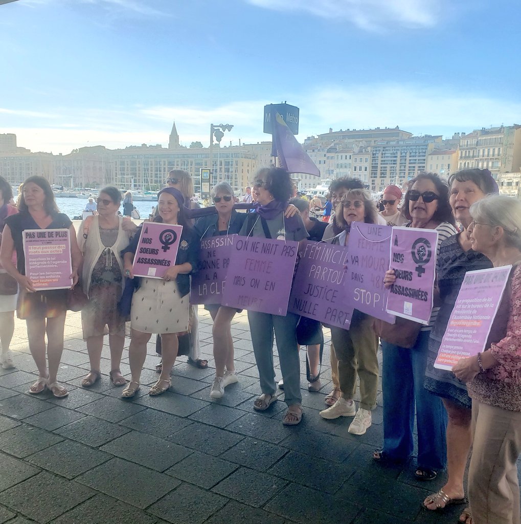 le_Tourneur_c's tweet photo. 🔴 Des chiffres qui explosent, avec le plus petit budget de l'Etat qui lui est consacré 👉 la grande cause du gouvernement est un grand mensonge.

🖤 Rassemblement ce soir pour demander des actes et des moyens face aux féminicides. https://t.co/99FdfltN0x