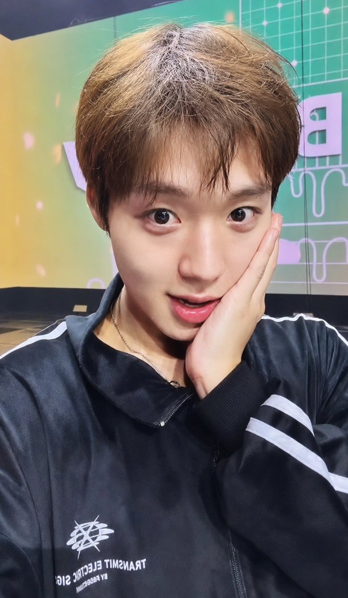 S2_puppyhoon's tweet photo. 2026 05 29 박지훈 인스타 라이브
고화질 https://t.co/dTv8QNBV5Z