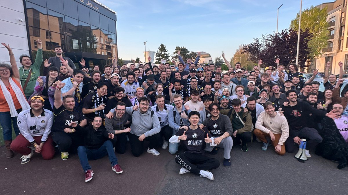 SolaryUltras's tweet photo. BACK TO BAAAAAAACK LA MEILLEURE EQUIPE DU MONDE #SLYWIN https://t.co/6HrvPSQSYJ