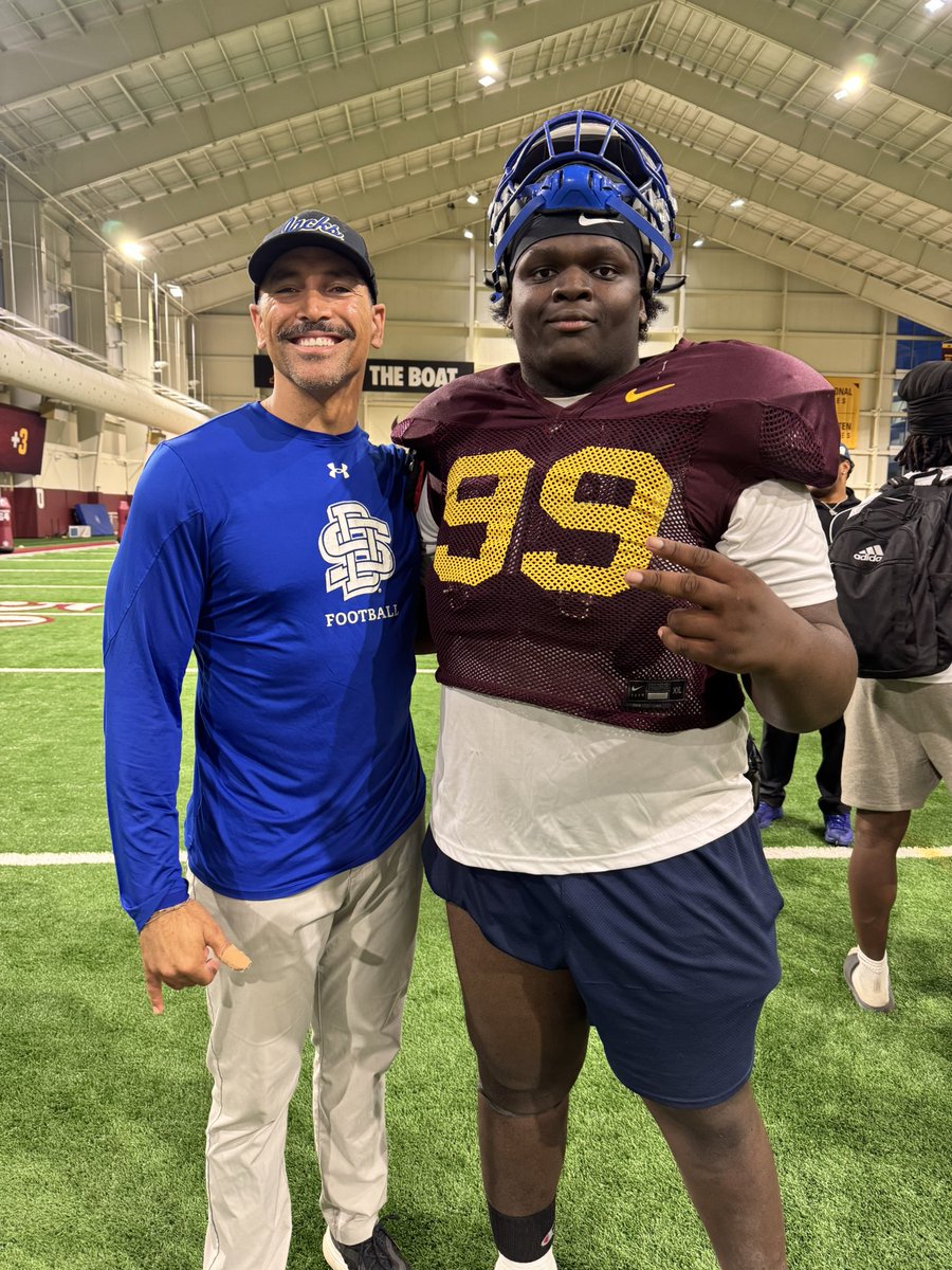 dieger_elijah's tweet photo. I had a blast at pj fleck camp yesterday I wanna thank all the staff and coaches who helped organized the camp and kept the tempo high !!! Thanks @Coach_SchmidtE and @TrevorOlson62 ,@CoachiJACK for visiting with me before and after camp ! #atgt #gogophers #gohawks #gojackrabbits https://t.co/3TKXOKSjGi