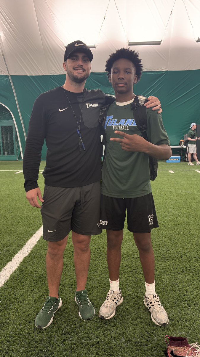 Tkimbrough_5's tweet photo. Had an amazing day at the University of Tulane!!

@CollinDAngelo 
@JamesTabary 
@mansfield_fb 
@GreenWaveFB https://t.co/r0EJGKIU8M