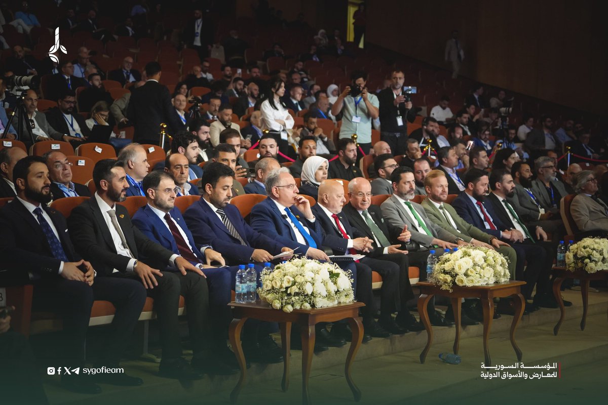 SyGOFIEAM's tweet photo. اليوم الختامي لمؤتمر حوار القطاع الخاص السوري.. جلسات نقاشية تناولت آفاق الشراكات الدولية والرؤية الاقتصادية لتعزيز التعافي

#الجمهورية_العربية_السورية 
#وزارة_الاقتصاد_والصناعة 
#المؤسسة_السورية_للمعارض_والأسواق_الدولية https://t.co/diJQ58cM2T