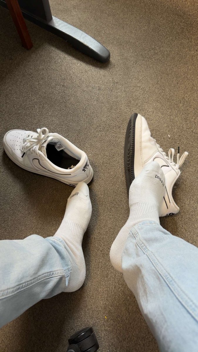 Mastermaxcash's tweet photo. Journée bien chargée qui vient me détendre les #soumis ?
#cho7 #kiffeur #cashmaster #dominant #moneyslave https://t.co/ZMFafgVEpx