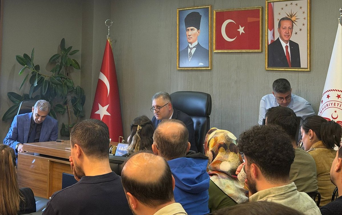 Bitlisism's tweet photo. “Bir hekimin dokunduğu hayat; yalnızca bir hastanın değil, bir ailenin ve toplumun geleceğine umut olur.”

İl Sağlık Müdürümüz Doç. Dr. Şaban Ergene, Tatvan Devlet Hastanesi’nde görev yapan hekimlerimizle bir araya geldi.

++ https://t.co/lgUtTrObKv