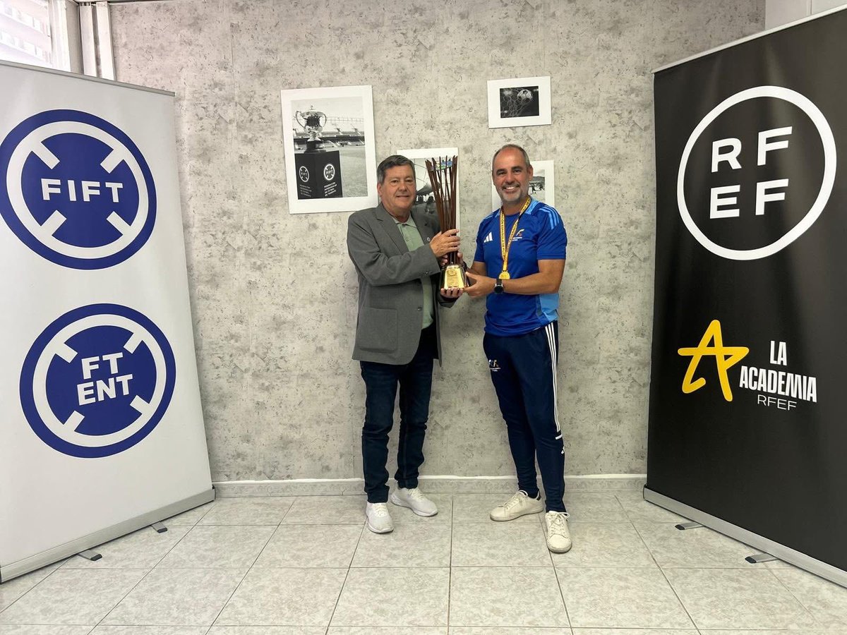FIFTenerife's tweet photo. 🤝 | Reunión estratégica del CTE de la FIFT con el departamento de selecciones de fútbol masculino

⚽ Encuentro de trabajo para hacer balance de la temporada 2025/26 y abordar los retos del próximo curso

➕ℹ https://t.co/yolA7q4m3A 

#SomosFIFT | #MásQueUnJuego https://t.co/NPvBHfSMI5