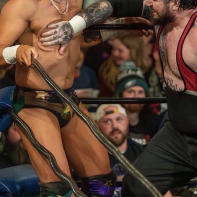 dan_tango's tweet photo. This may be my favorite picture “of myself” of all time 😂 https://t.co/wZvHSFpWuJ