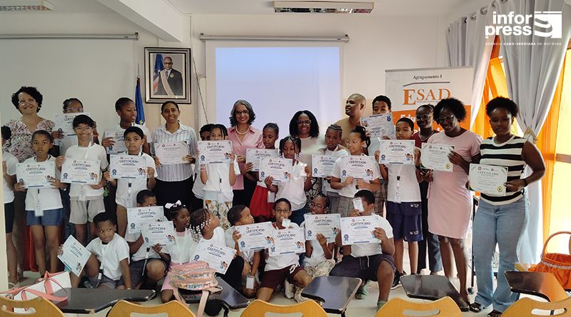 InforpressCVP's tweet photo. Alunos da Escola 13 de Janeiro recebe certificados de Embaixadores da Paz visando fortalecer valores e cidadania positiva - https://t.co/hhIfB1kq38 https://t.co/IV2xEwshoS