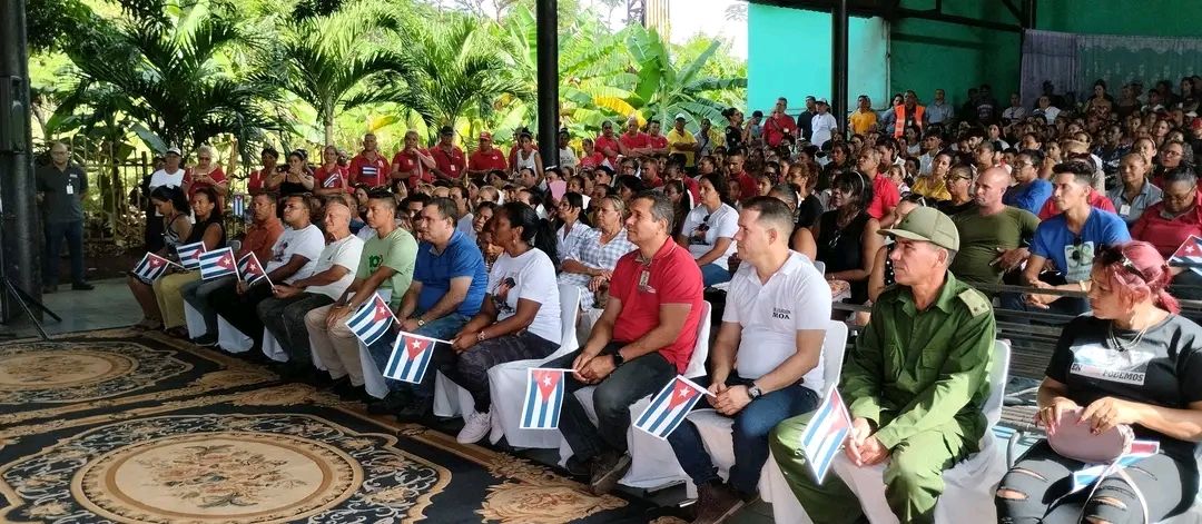 Yuya760214's tweet photo. #95Raúl, en Moa el pueblo celebra tú cumpleaños, seguimos tu ejemplo y valentía, siempre Firme y con el pie en el estribo... #RaúlEsRaúl https://t.co/zFKtS6kl6M