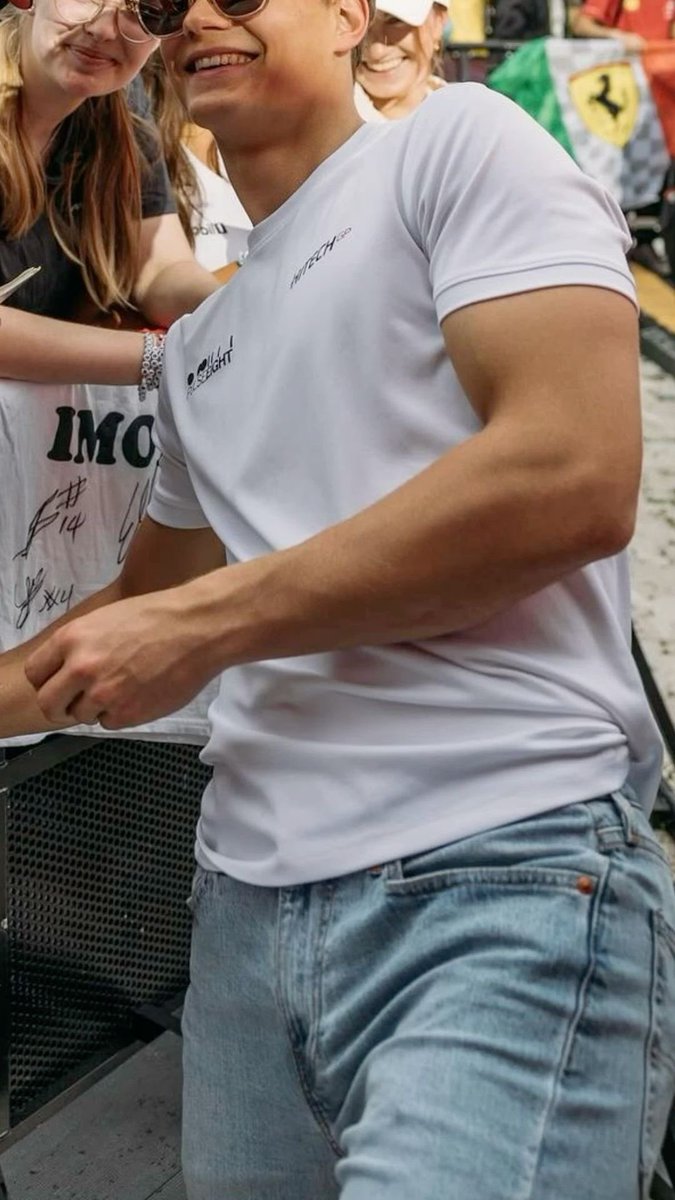 oscdots's tweet photo. Once again thinking about Paul’s arms (and legs) 🥵 https://t.co/eAaiudLoF0