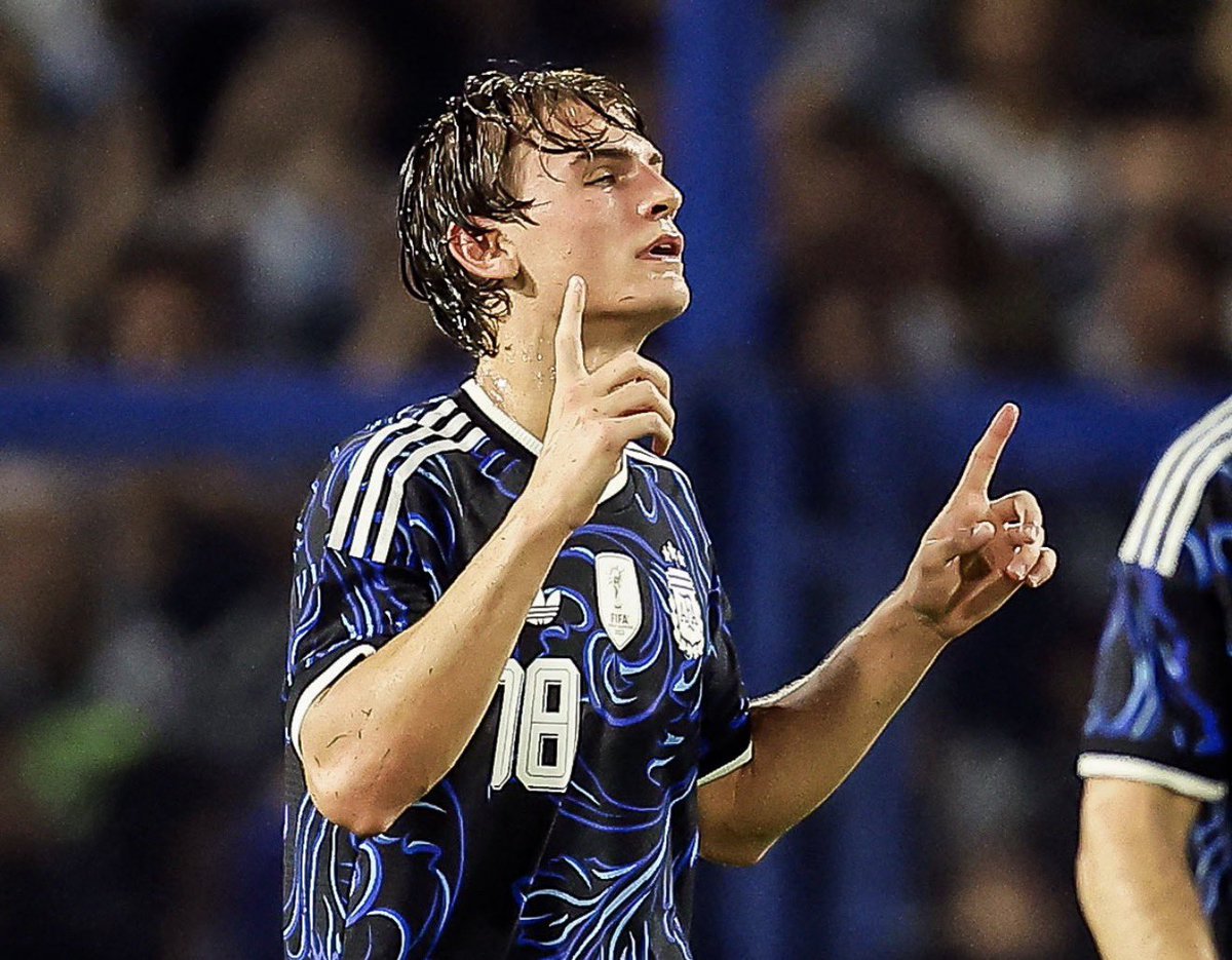 FabrizioRomano's tweet photo. 🚨🇦🇷 Nico Páz, not in doubt for the World Cup. Understand he’s already training at higher intensity.

He’s planning to return as part of first team training after the first friendly game, and to be available against Iceland in the second friendly game. 📈 https://t.co/yDHnoITW8h