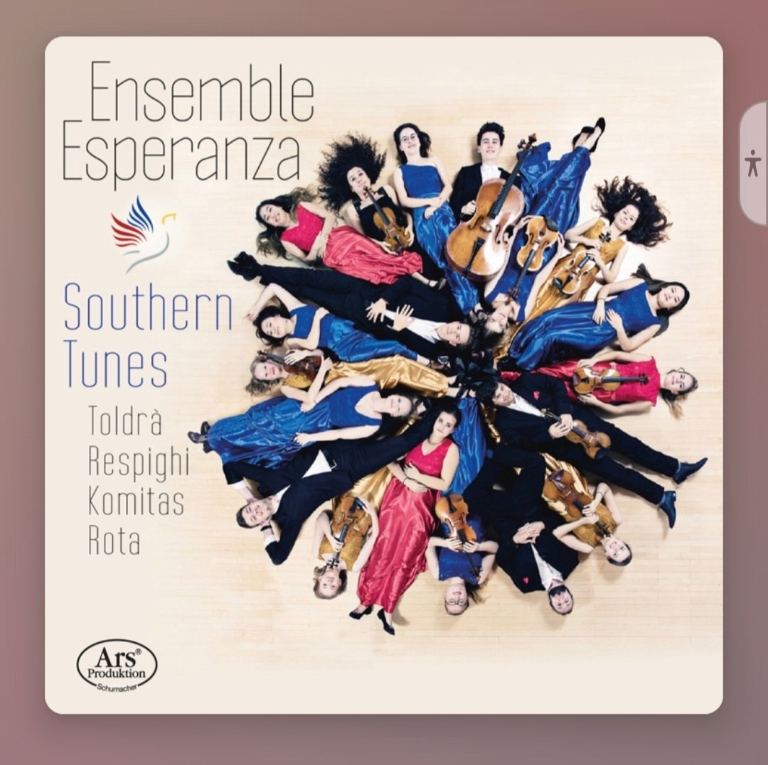 TomTrare's tweet photo. Hier erlaube ich mir zurückzukehren auf die Empfehlung von neulich: "Ensemble Esperanza" mit der Scheibe SOUTHERN Tunes. 
Hier hat scheints ein sehr gutes Team die Aufnahmetechnik betreut, was Transparenz in laut und leise macht &amp; auch den Raum abbildet dass es rockt !! https://t.co/mWJkFRxVk7
