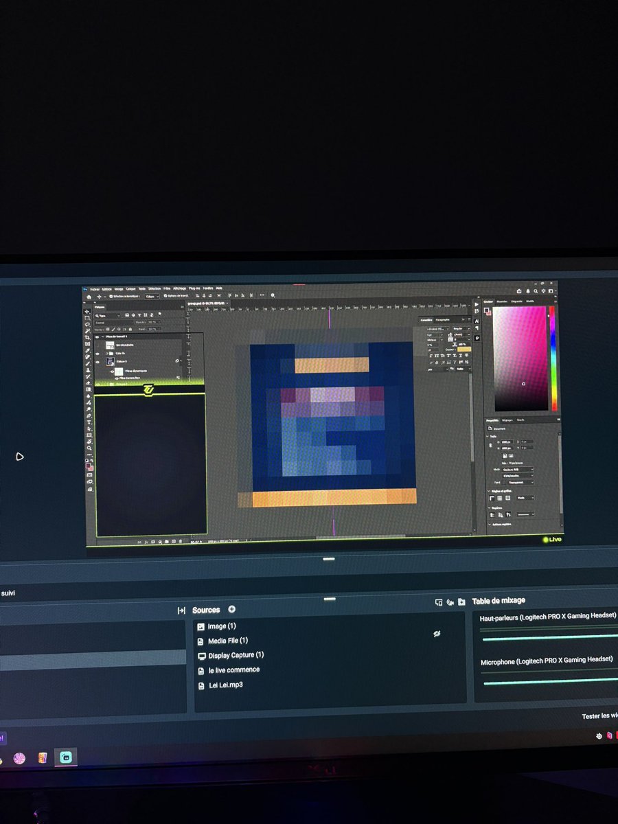 theootu's tweet photo. L’overlay est prêt, le dégradé est prêt. 

Mon arrivée sur Twitch est imminente 🚀 https://t.co/fV3KZ6HEcq