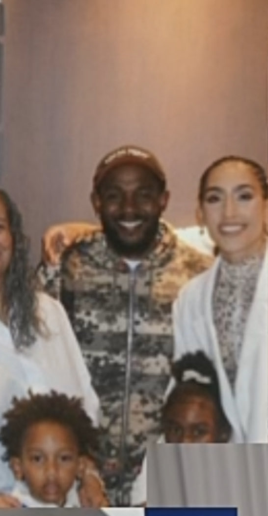 MaraKnowsb3st's tweet photo. Kendrick and his family😍 https://t.co/8fDtw8juU1
