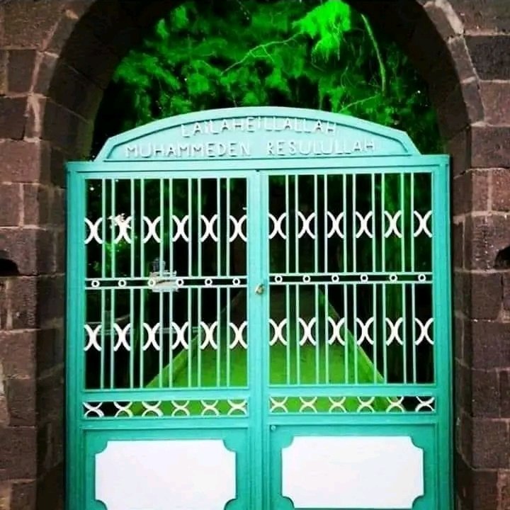 88Mhmthan's tweet photo. O yolda edep vardır, sabır vardır, muhabbet vardır.

Ve bilenler bilir... Kalbe değen hiçbir nasihat kaybolmaz. 🌿 https://t.co/LDAfaw8jgZ