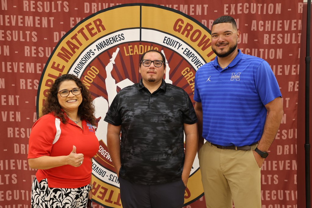 EISDofSA's tweet photo. What a great day! Thanks to everyone who joined us at the Edgewood Job Fair—we loved meeting you! Missed it? We’re still hiring! Explore openings at https://t.co/mnL32TJckY (click CAREERS) https://t.co/BXRMKnQTPR