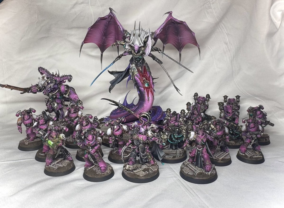 JockPaints's tweet photo. Now finished a big emperors children commission for a client! https://t.co/oglzfn6Pmr