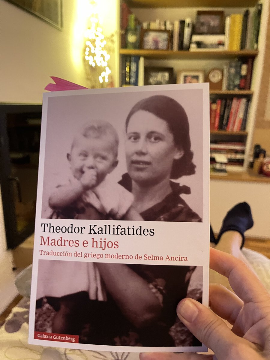 MaiteBaratech's tweet photo. @AgentCooper71 @Kallifatides @masleer @TusquetsEditor @LumenEdit @G_Gutenberg Un gran llibre. Un altre que també em va agradar molt va ser aquest, “Madres e hijos”. Segurament també en català
@G_Gutenberg https://t.co/RyIvzJEAxU