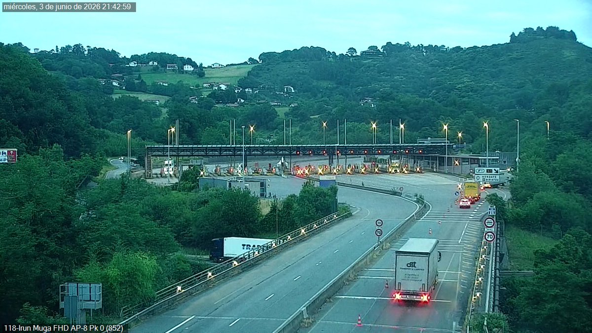 trafikoaEJGV's tweet photo. 🚧⚠️#Bide_Lanak #Ap8 0 Km #Irun-en Baionako norantzan.
❌Errepidea ITXITA.
ℹ️Desbideratzeak seinaleztatuta.

🚧⚠️Obras en #Ap8 Pk 0 #Irun sentido Baiona.
❌Carretera CORTADA.
ℹ️Desvíos señalizados.

☎️011

#Trafikoa https://t.co/H9aNzNTRcm
