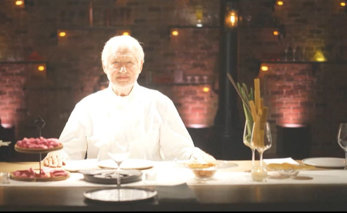 AxelleFollette's tweet photo. Et voilà que Dieu apparaît :

🥰

#TopChef https://t.co/5UNJWggM5Q